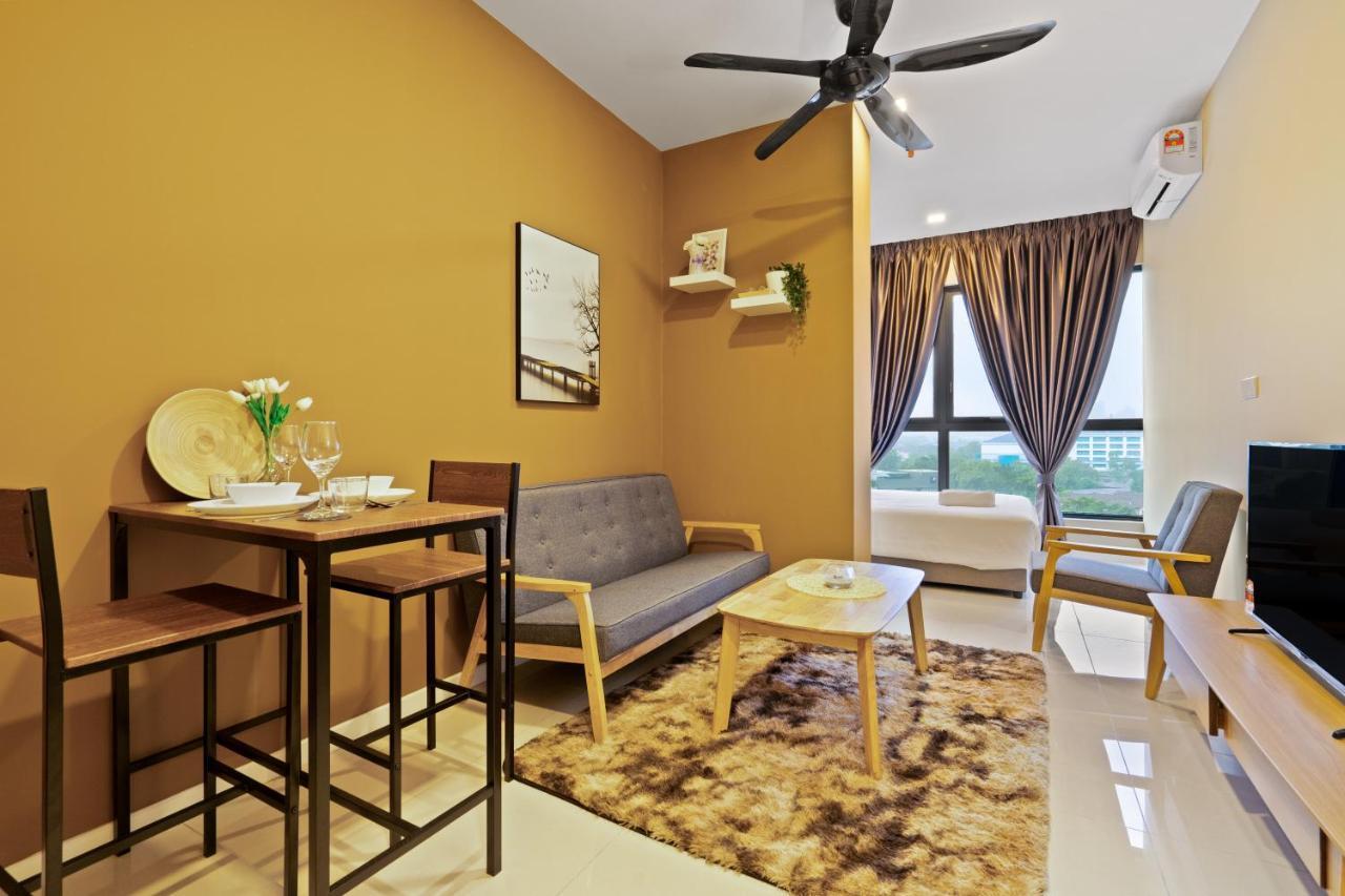 Highpark Suites In Petaling Jaya, Kelana Jaya By Plush Kampong Baharu Sungai Way エクステリア 写真